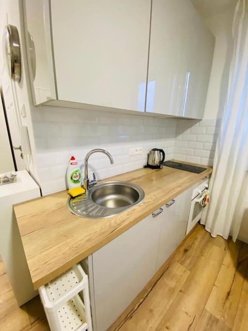 Appartement Bezagenta Mozart8 Studio Easy Access To City Wifi à Varsovie Extérieur photo