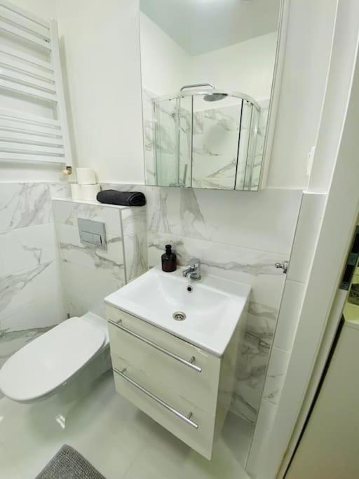 Appartement Bezagenta Mozart8 Studio Easy Access To City Wifi à Varsovie Extérieur photo